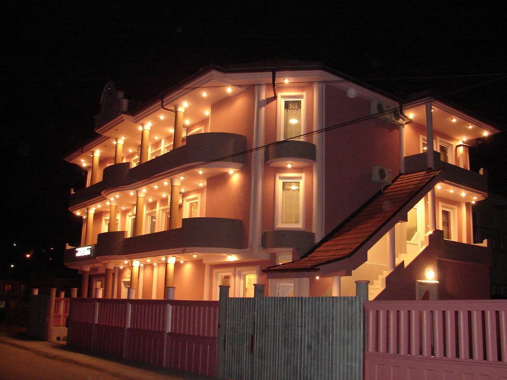 Hotel Vila Mitic Luxx Spa Centar 莱斯科瓦茨 外观 照片